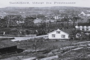 Bilde av Mot Sandar Kirke